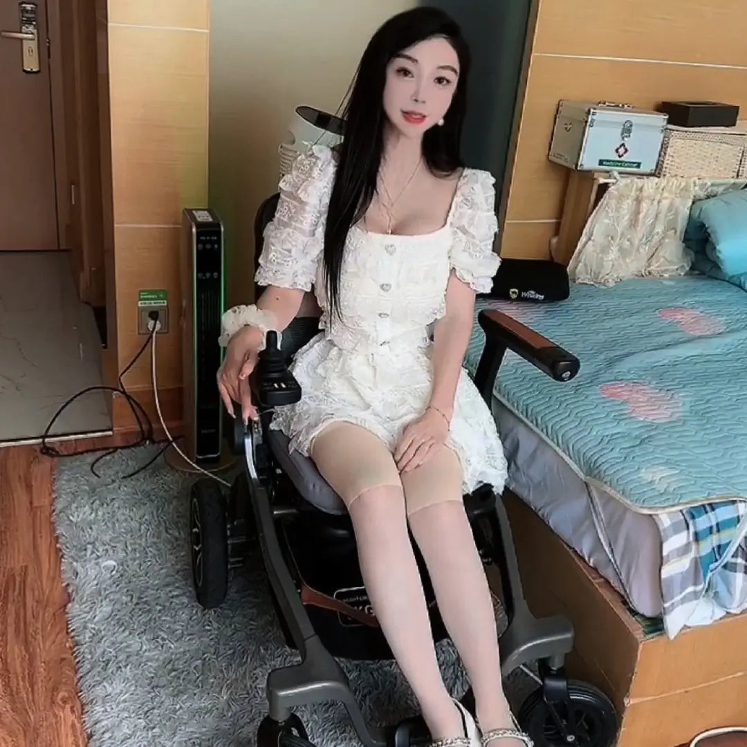 Lily. W: Paraplegic Girl AmputeeClub