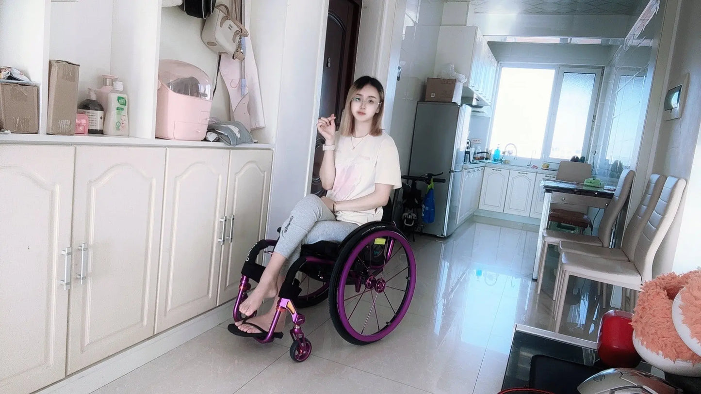 Zoe: Paraplegic Girl's transport device AmputeeClub