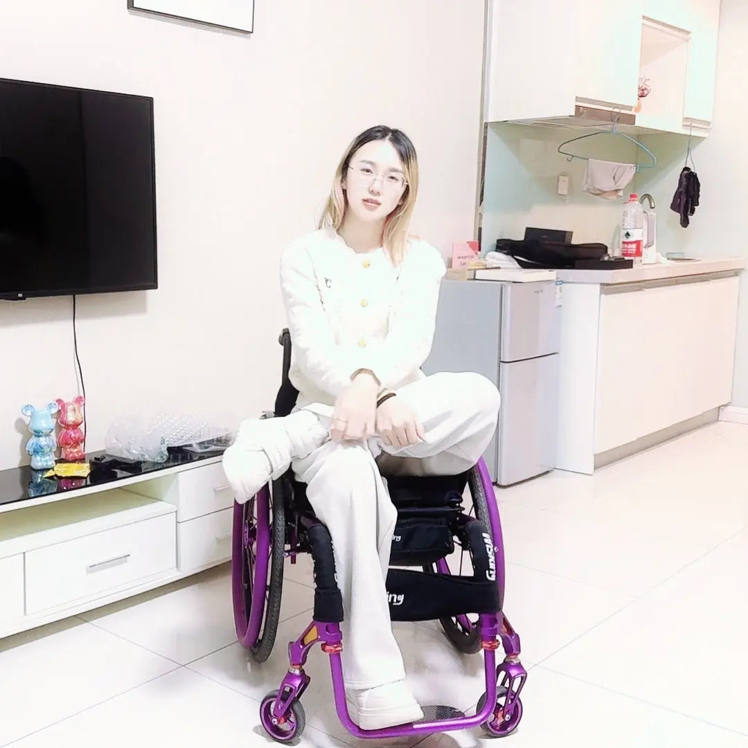 Zoe: Paraplegic Girl - Black Eyed Strap AmputeeClub
