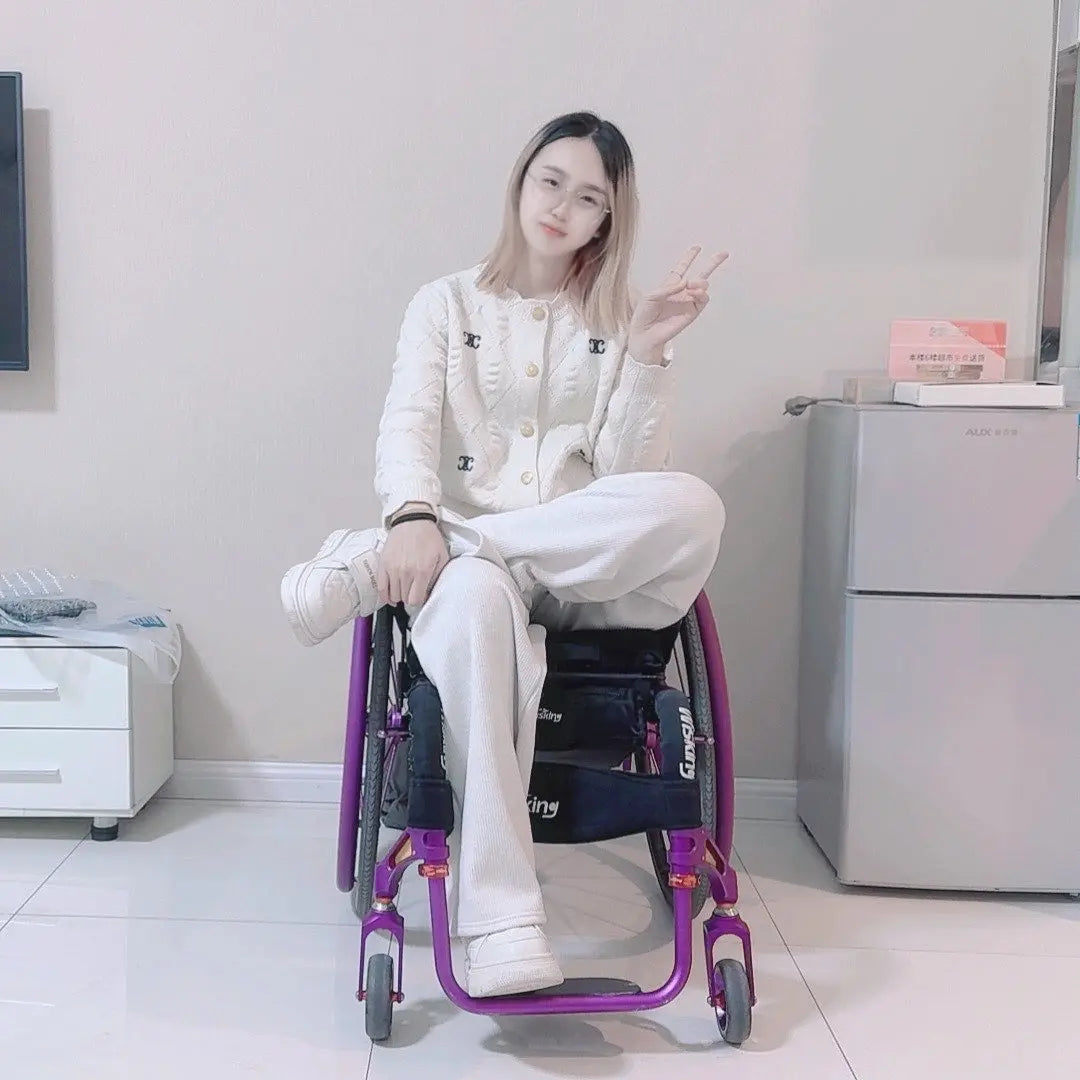 Zoe: Paraplegic Girl - Black Eyed Strap AmputeeClub