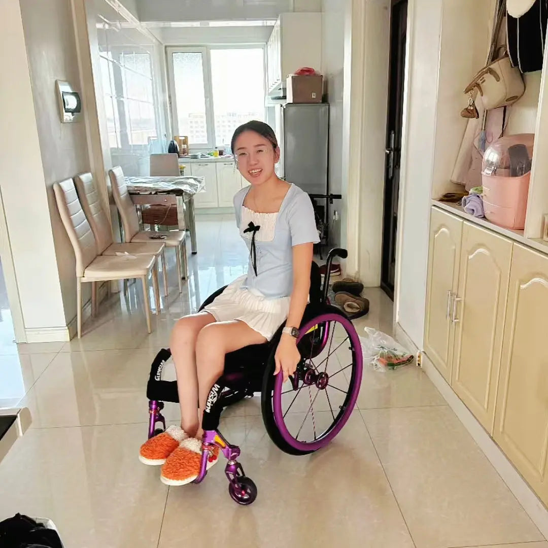 Zoe: Paraplegic Girl - Crawling to find her phone AmputeeClub