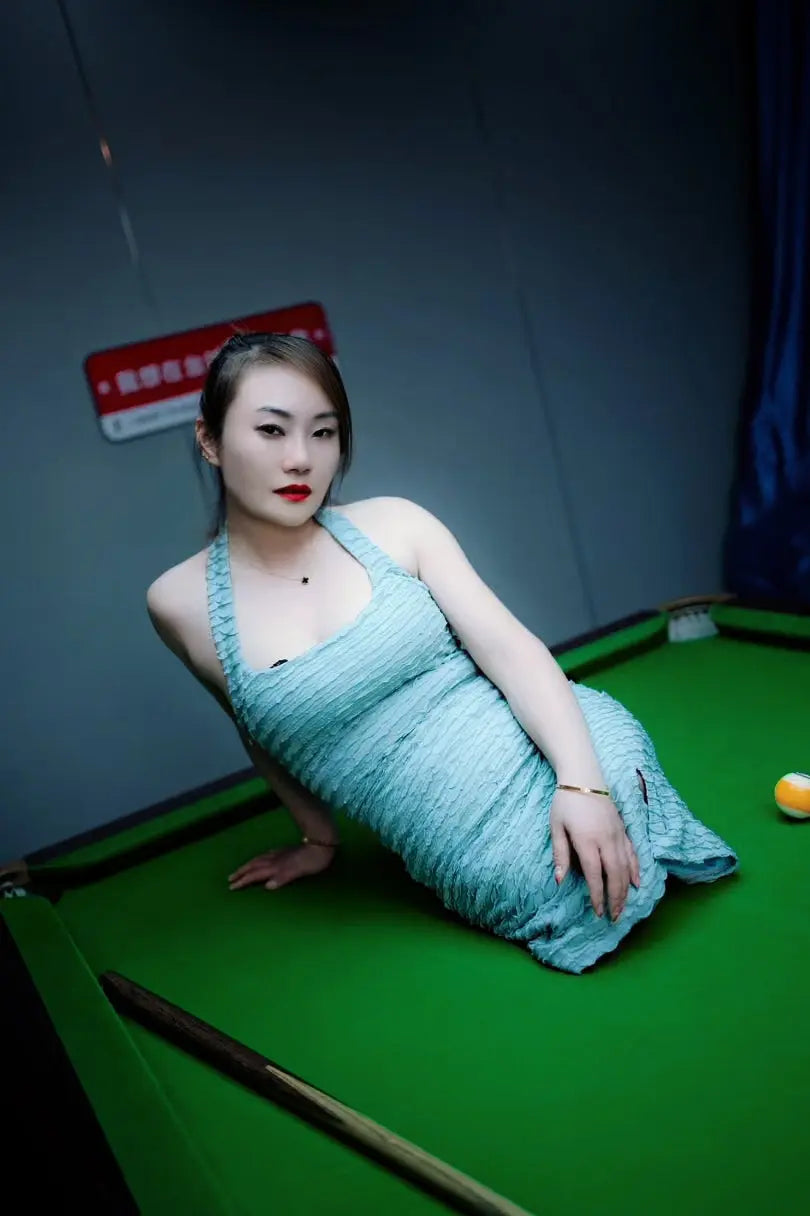 Lee: Dak Amputee Lady - Boxing Gym and Billiards Hall AmputeeClub