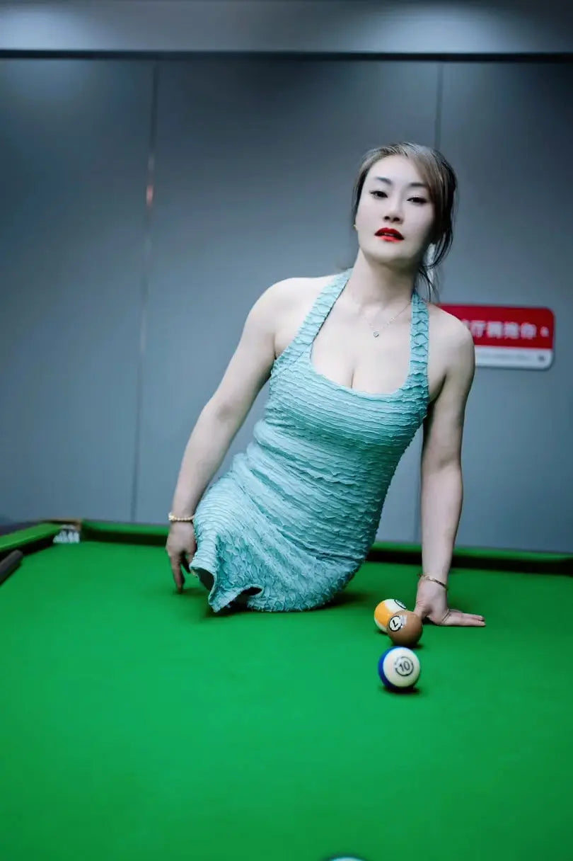 Lee: Dak Amputee Lady - Boxing Gym and Billiards Hall AmputeeClub