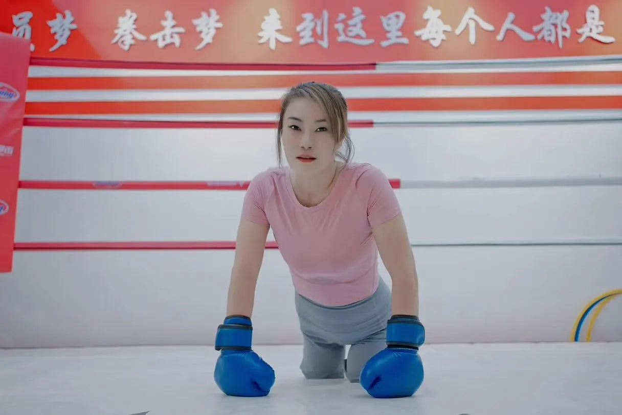 Lee: Dak Amputee Lady - Boxing Gym and Billiards Hall AmputeeClub