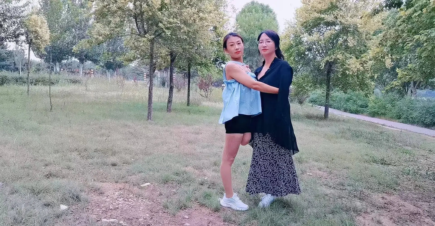 Lanzi and Ayla: 2 Amputee Girls - Picnic in the Woods AmputeeClub