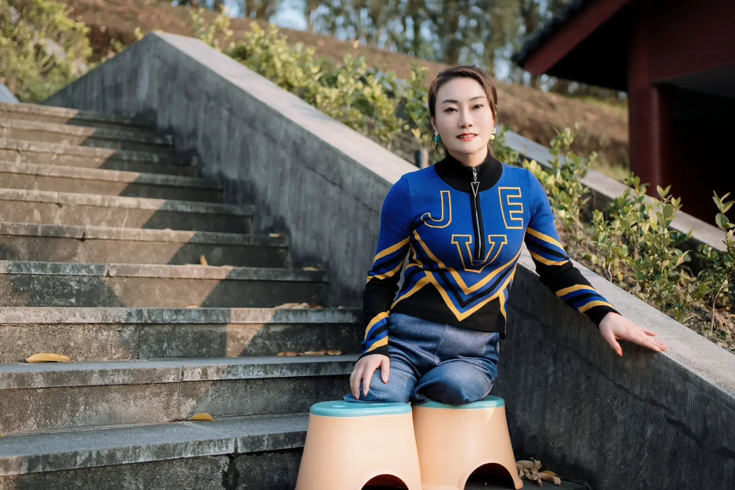 Lee: Dak Amputee Lady - How to climb stairs without legs AmputeeClub
