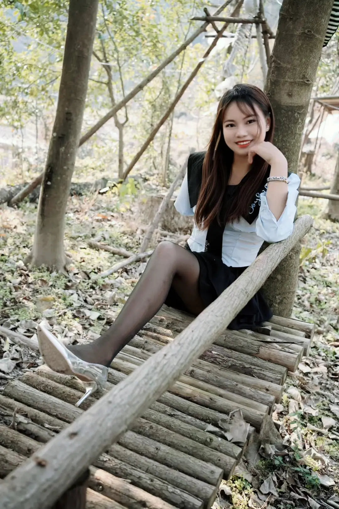 Abby: Ooe Amputee Girl - In the Desolate Woods of Winter AmputeeClub