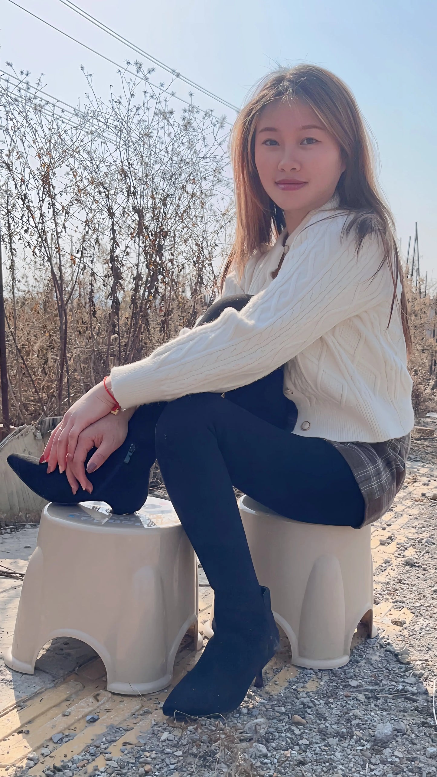 Miki: Polio Girl - Walking on a Pair of Benches AmputeeClub