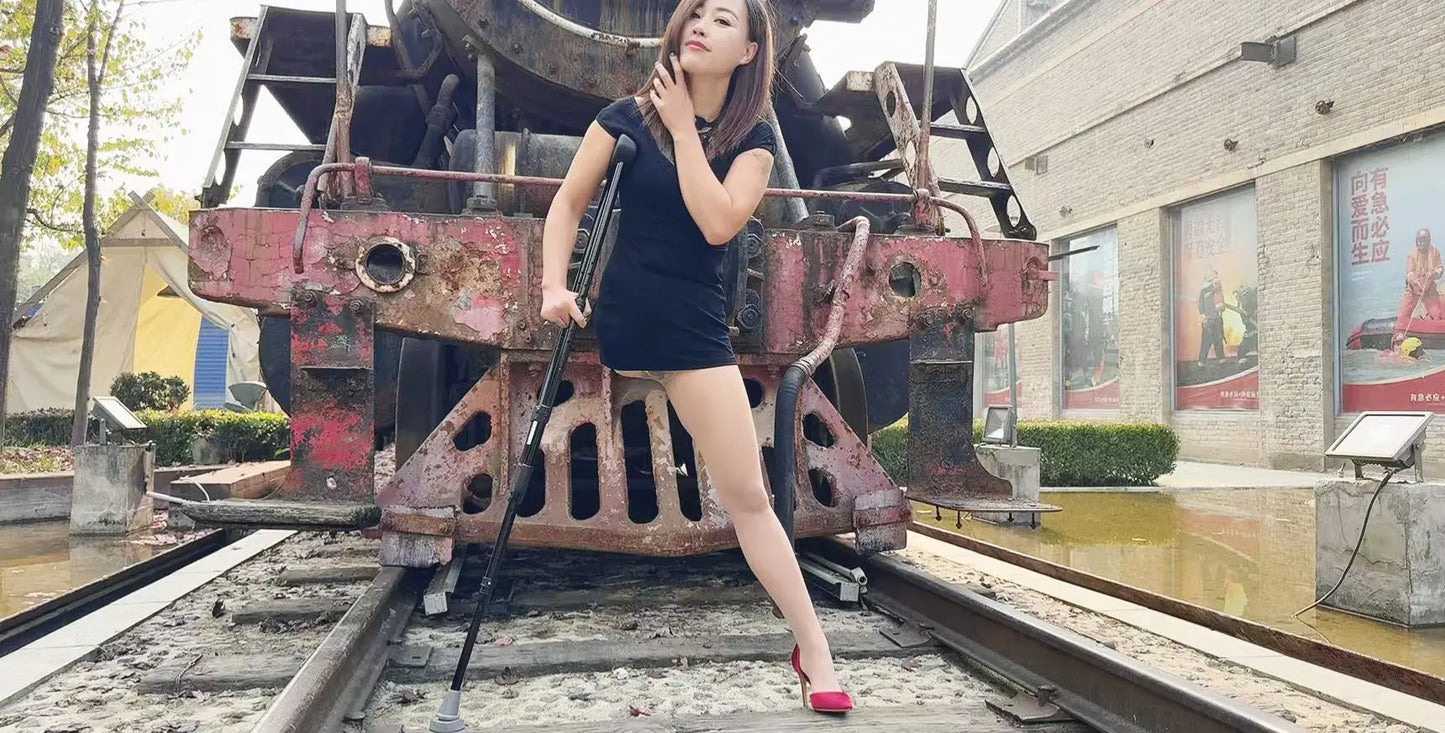 Emma: RHD Amputee Girl - at Train Park AmputeeClub