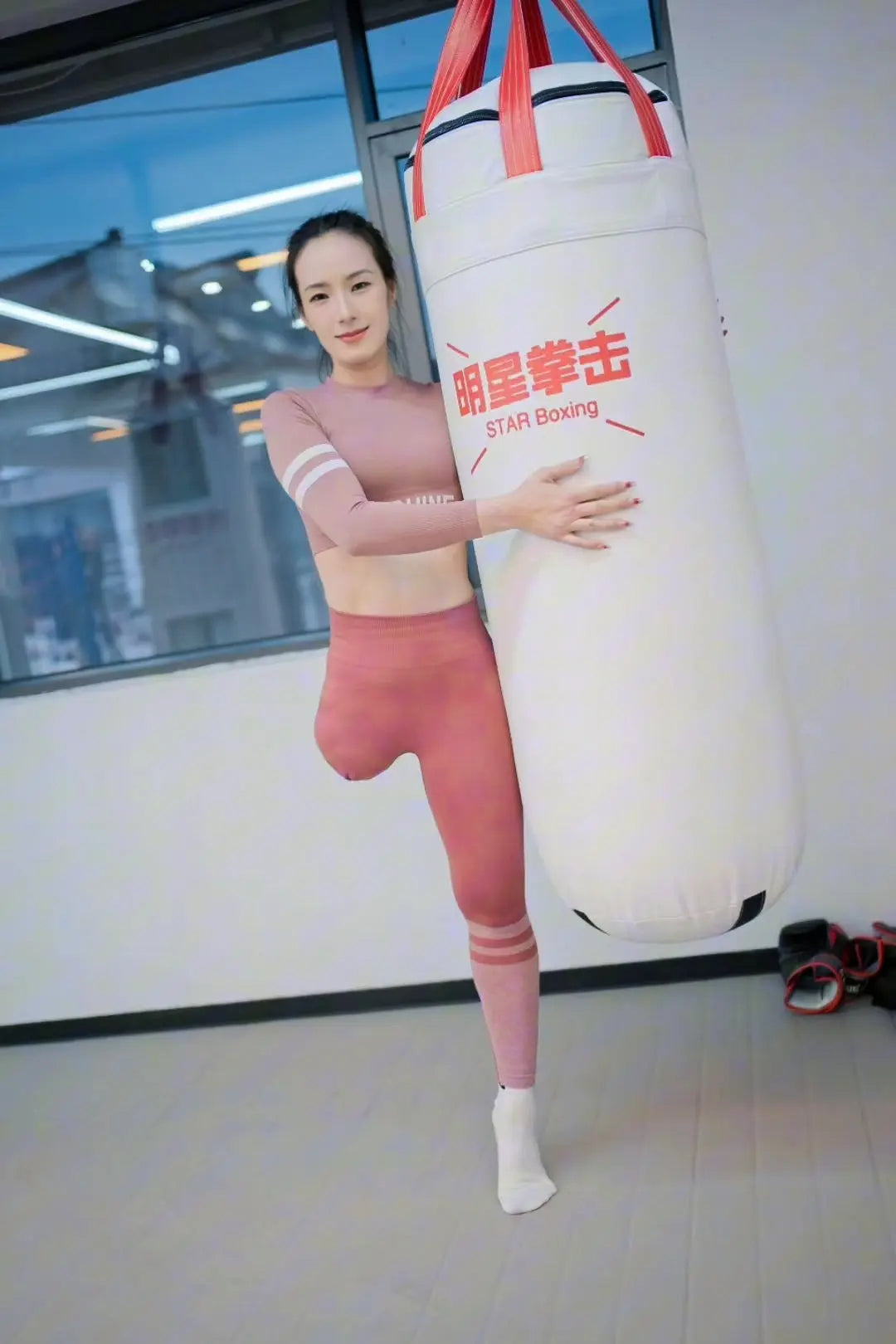 Vivian: Rak Amputee Girl - Braveheart AmputeeClub