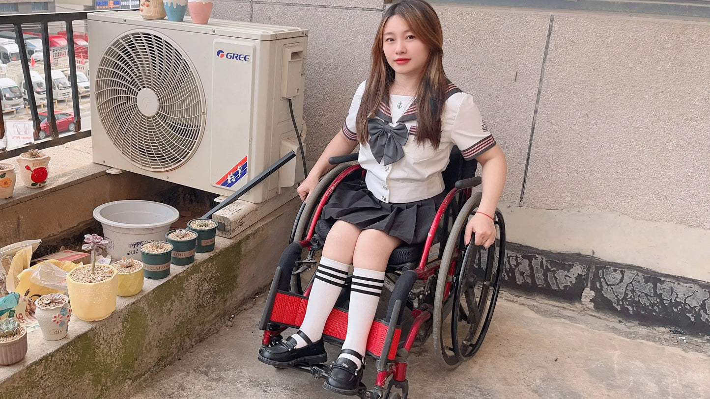 Miki: Polio Girl - JK dress AmputeeClub