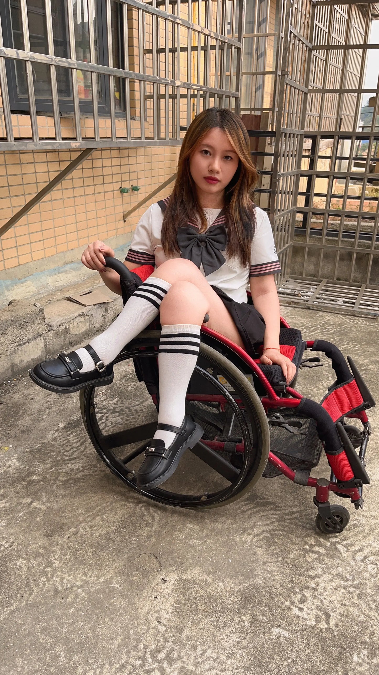 Miki: Polio Girl - JK dress AmputeeClub