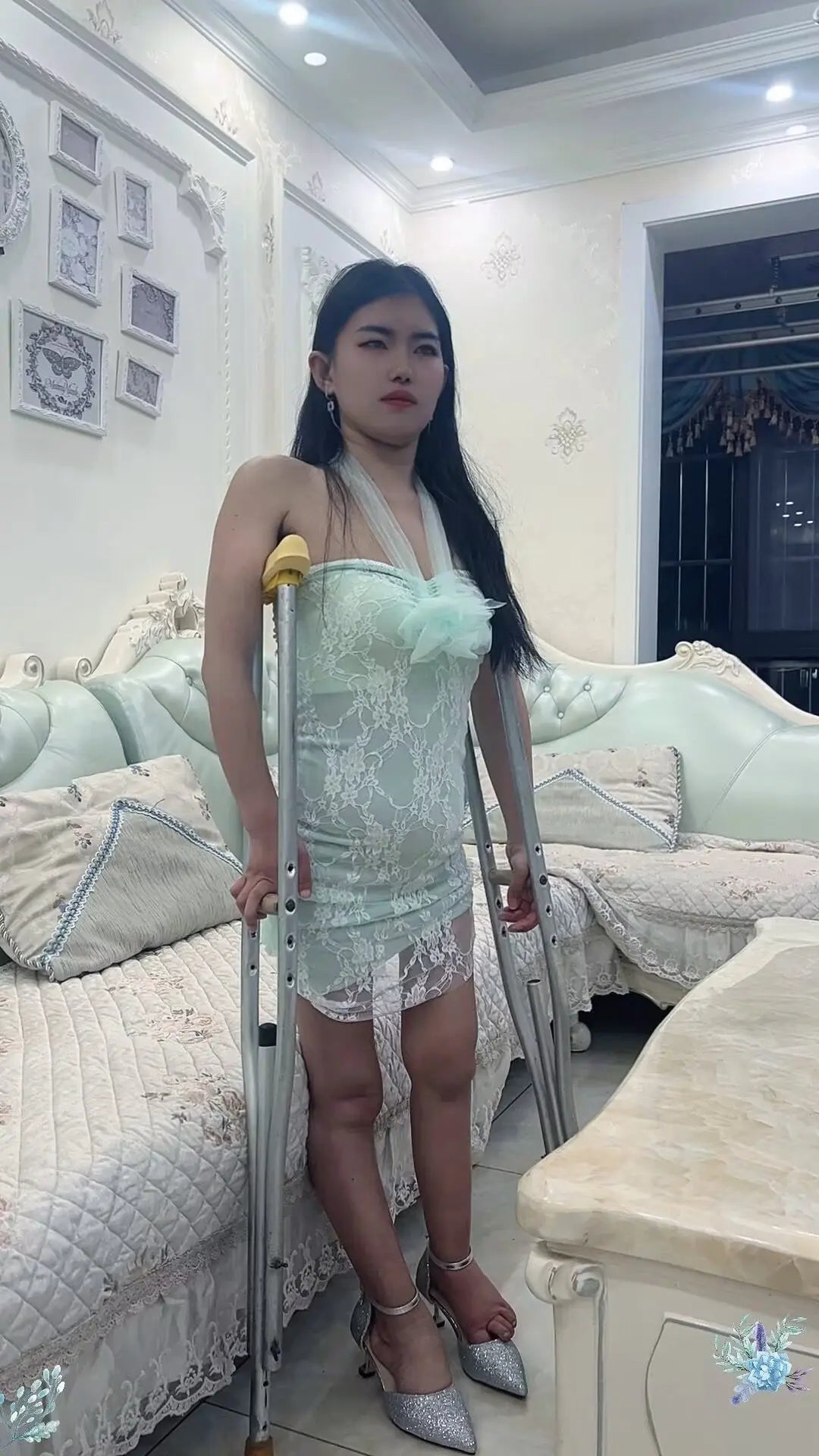 Maria: Polio Girl - in the hotel room AmputeeClub