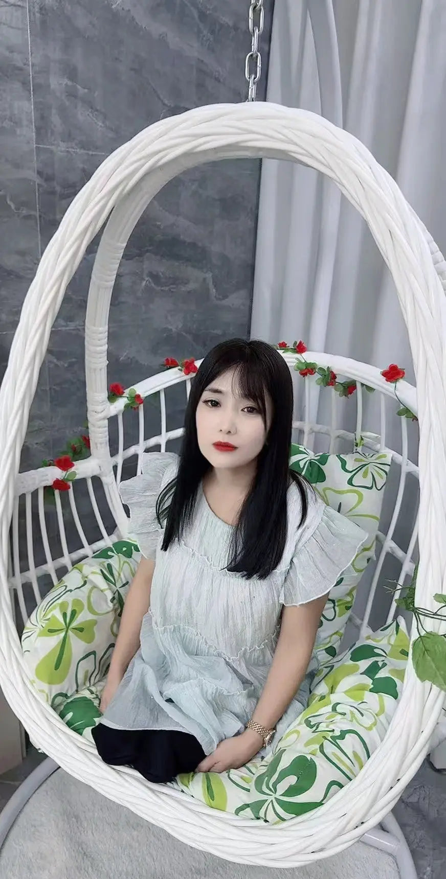 Sally: Dak Amputee Girl - The prosthetices girl on the floor AmputeeClub
