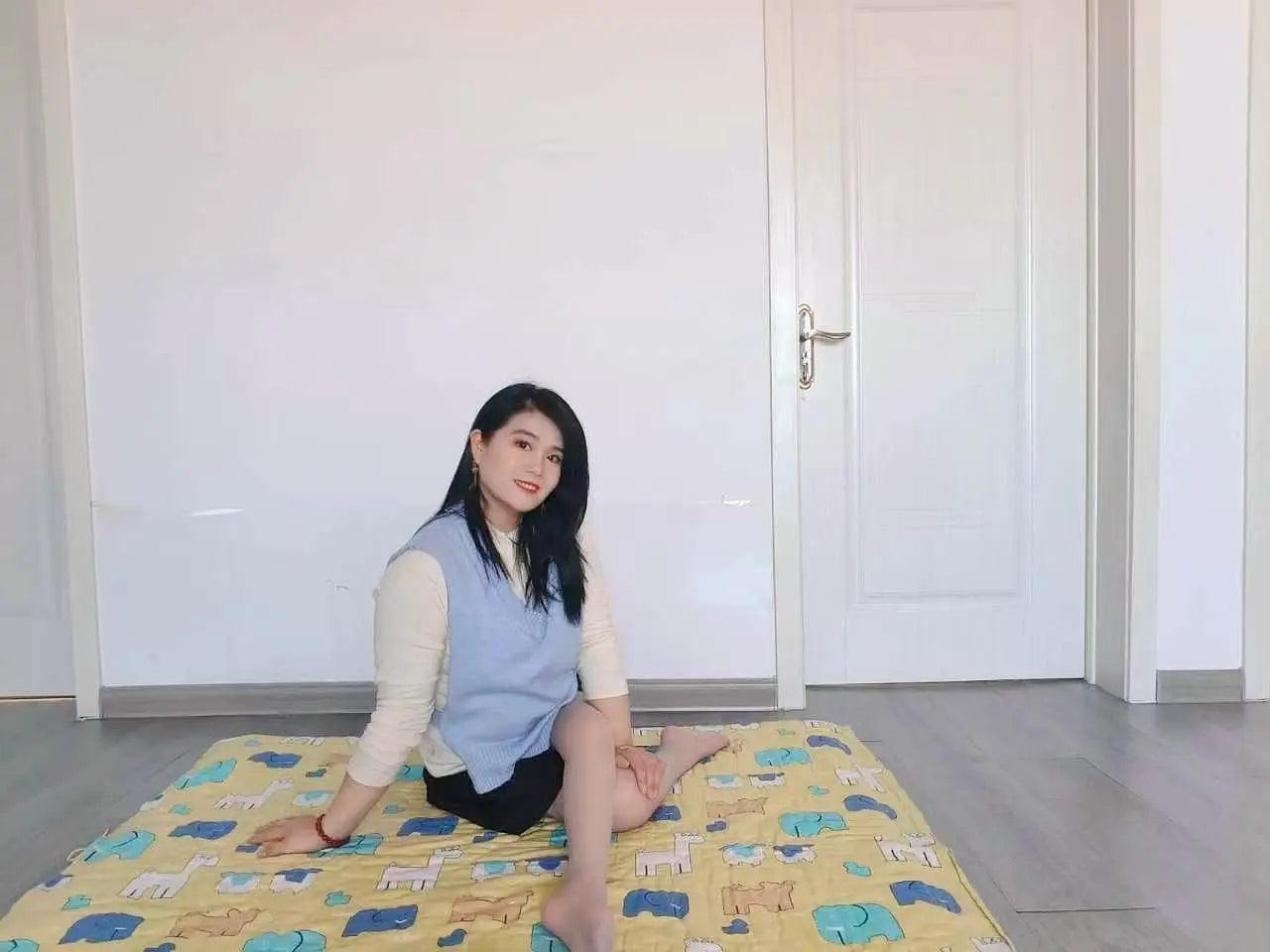 Carrie: Polio Girl - Mat Stretching Exercise AmputeeClub