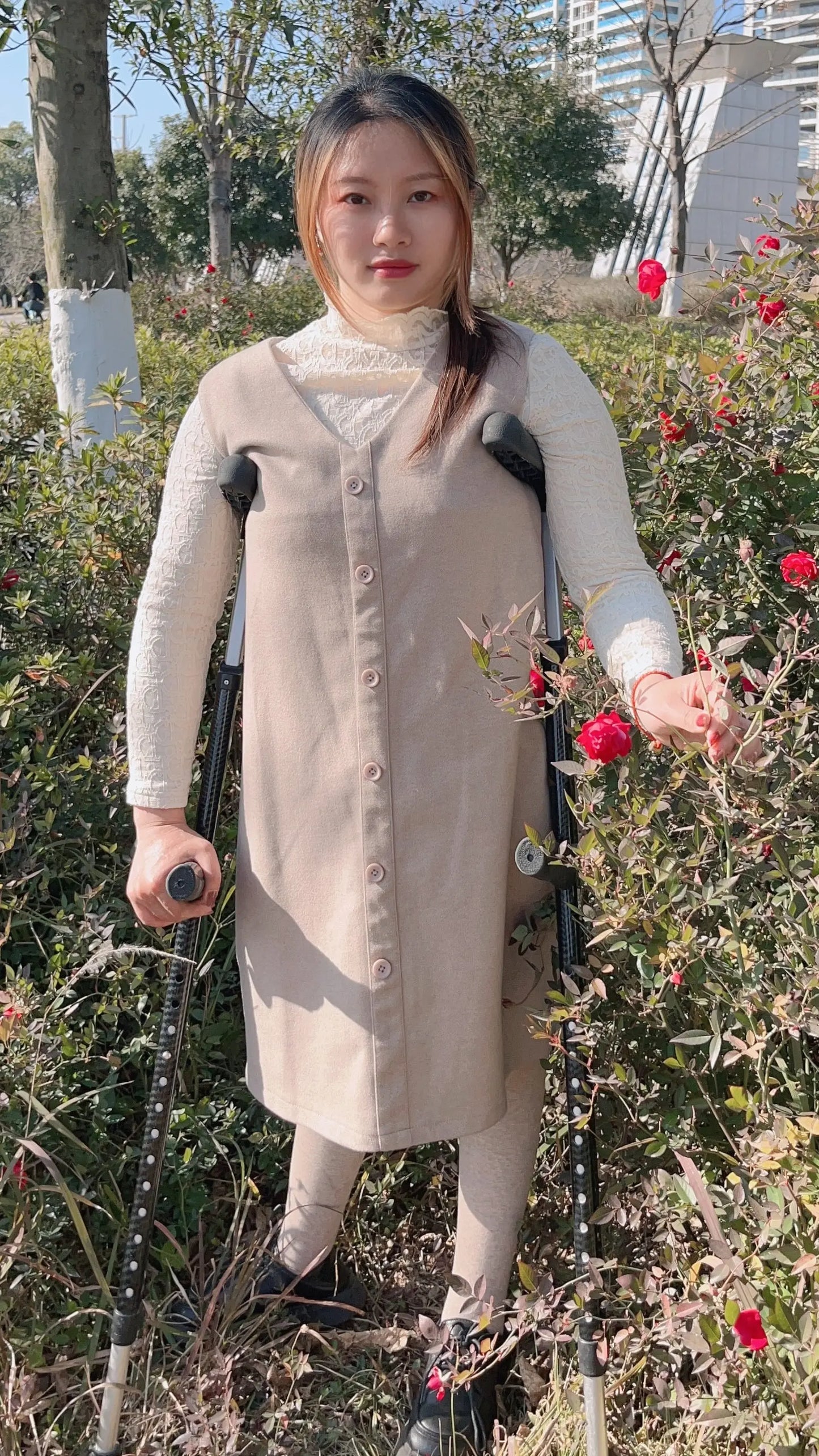 Miki: Polio Girl - Walking with Soft Legs AmputeeClub