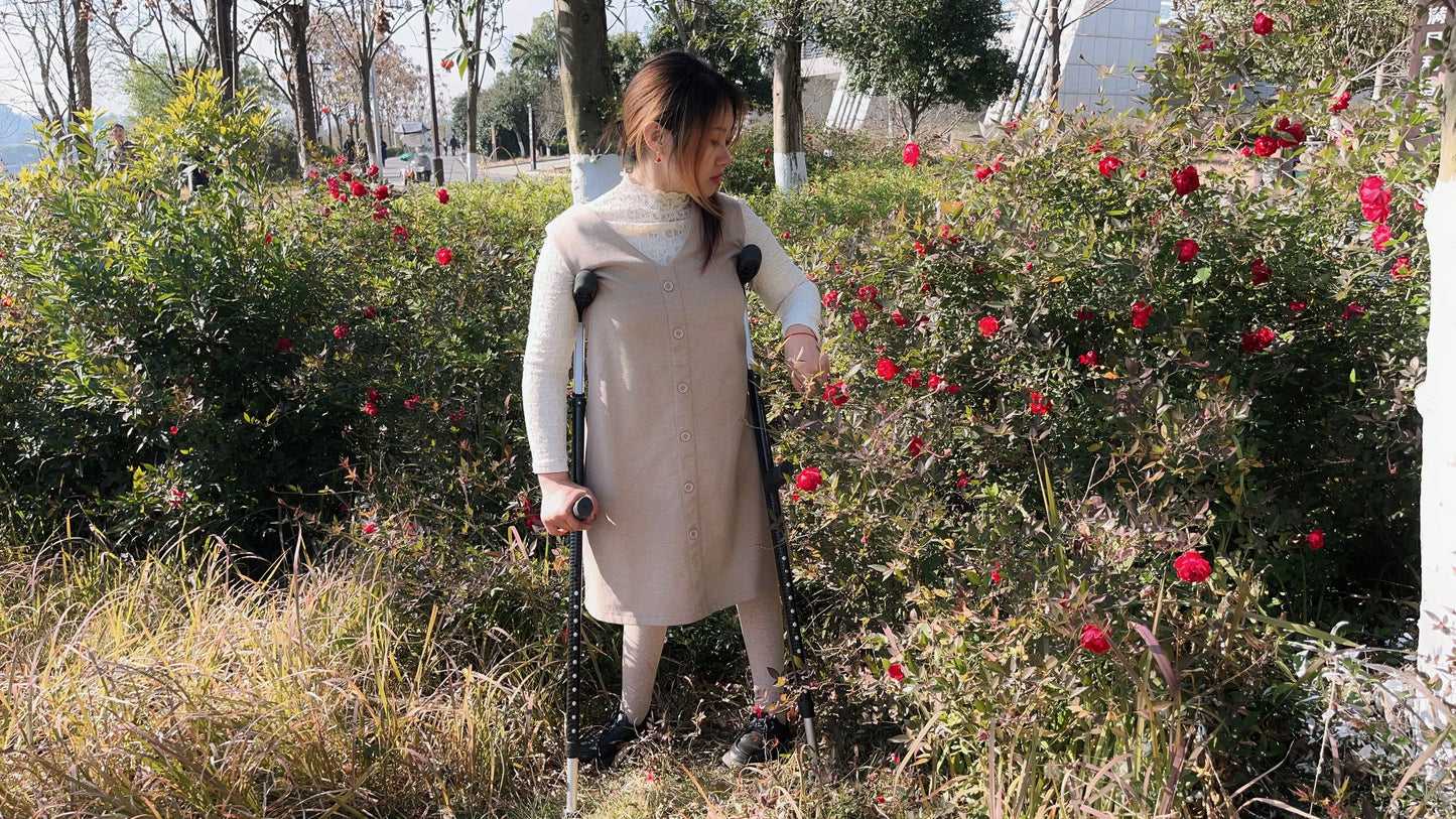 Miki: Polio Girl - Walking with Soft Legs AmputeeClub