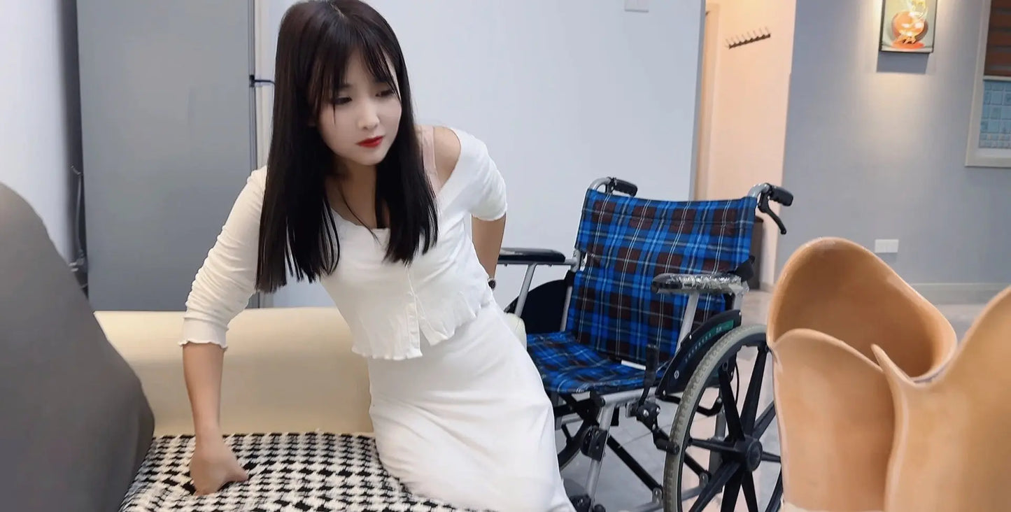 Sally Dak Amputee Girl - Get up on the ground wearing prosthetic limbs AmputeeClub