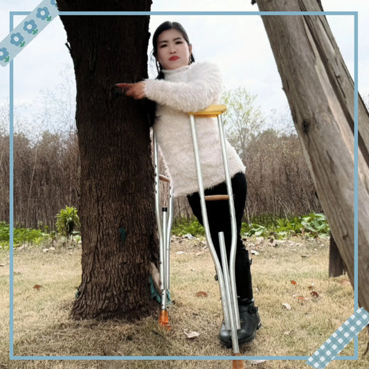 Maria: Polio Girl - Struggling to climb a hill AmputeeClub