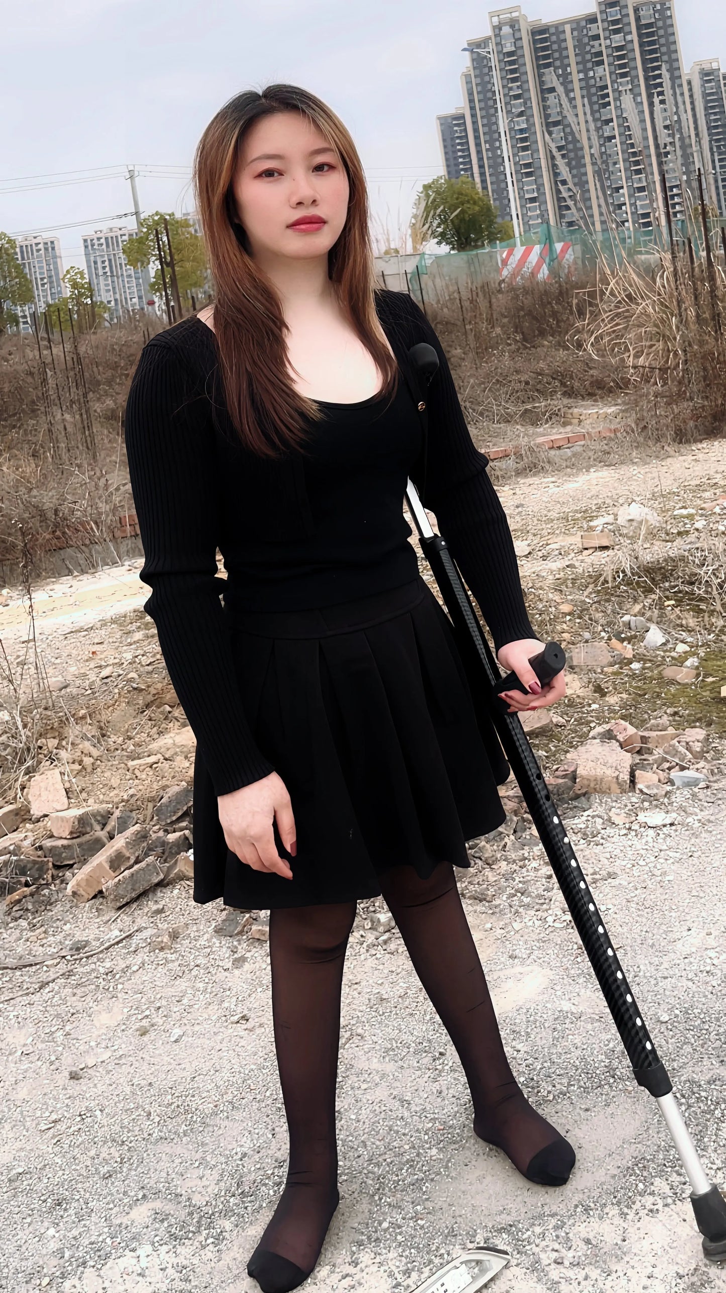 Miki: Polio Girl - Barefoot Walking AmputeeClub