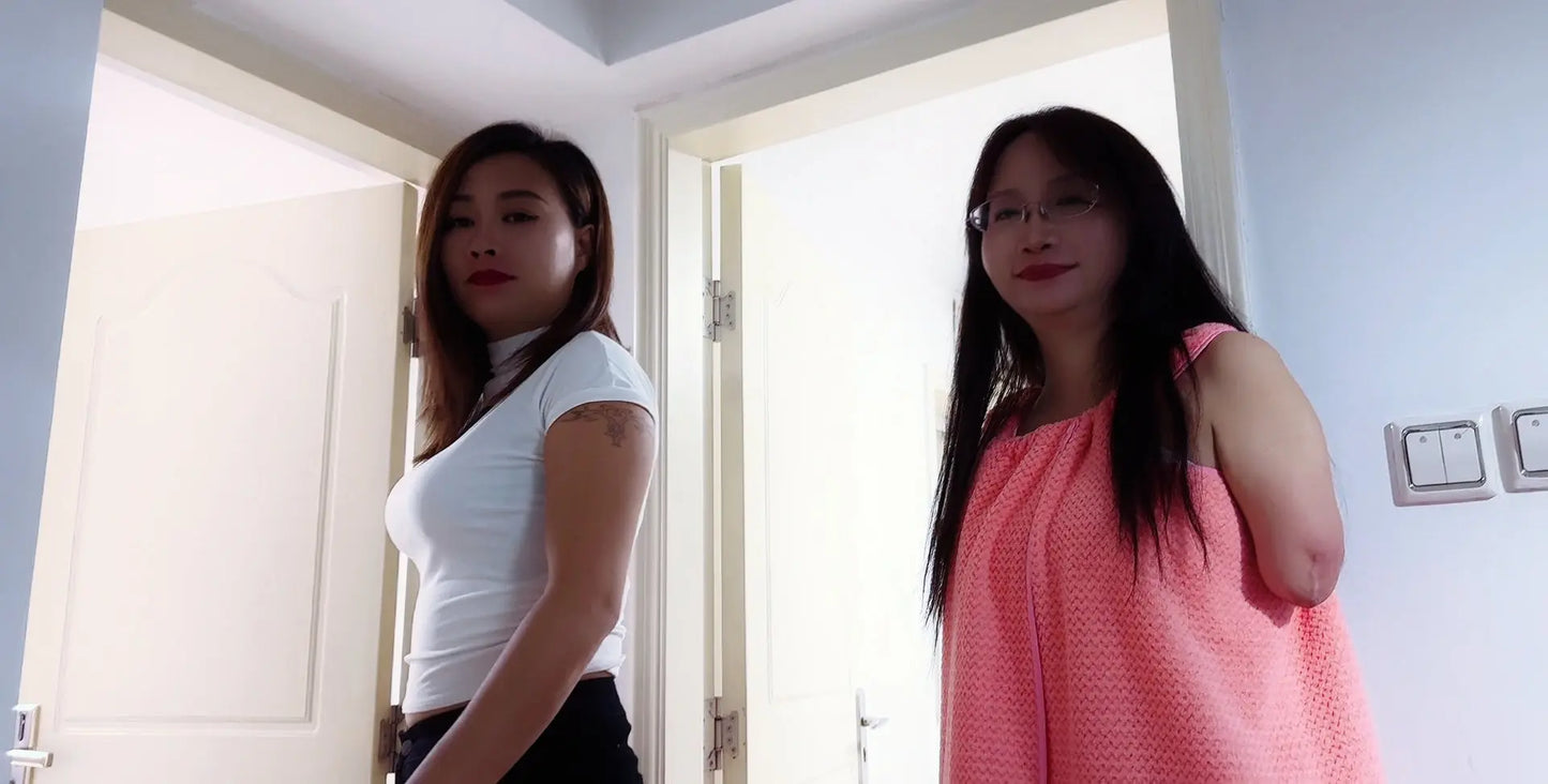 Sally,Emma,Lanzi:3 Amputee Girls AmputeeClub