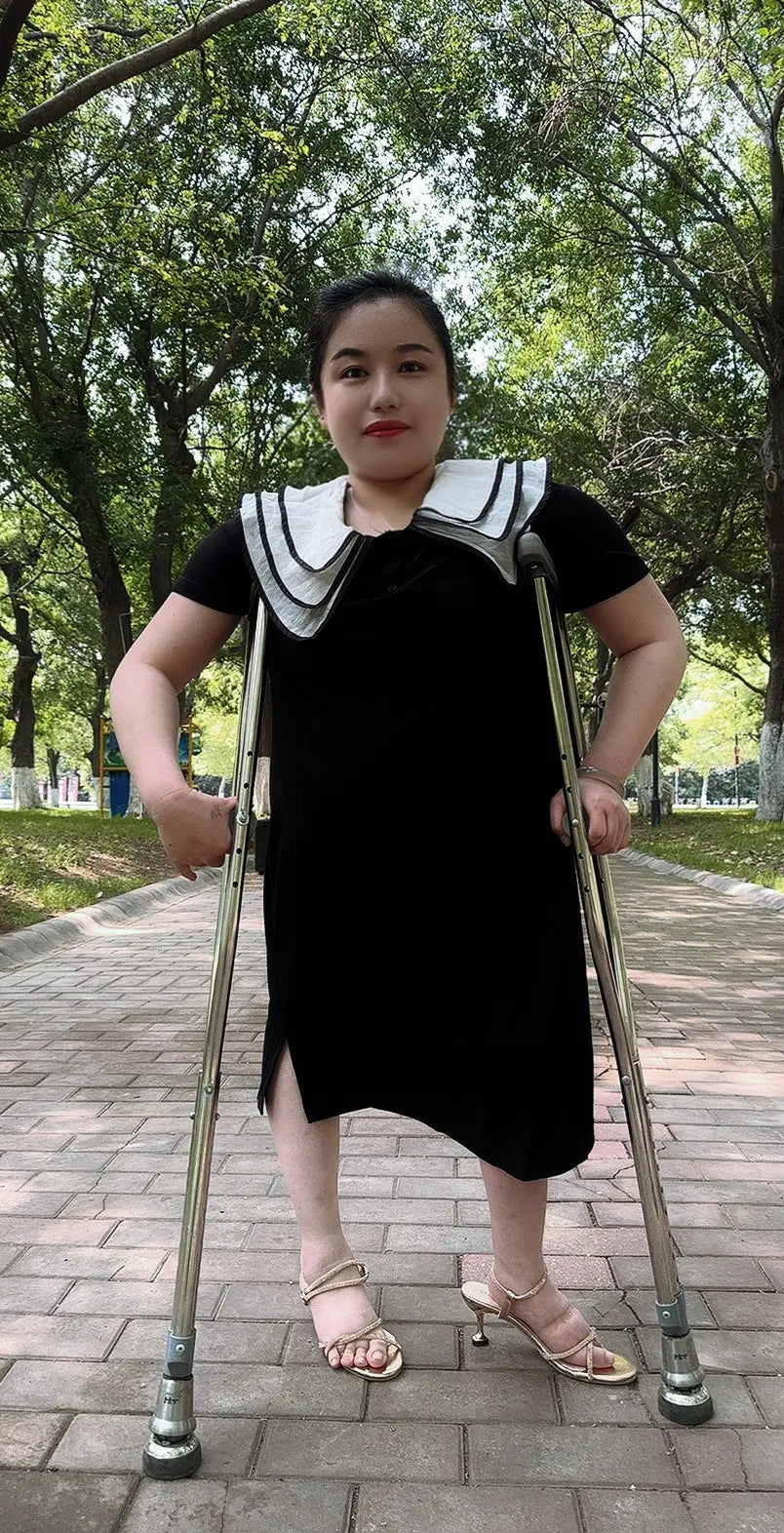 New model New video: "Hedy:Polio Girl" AmputeeClub