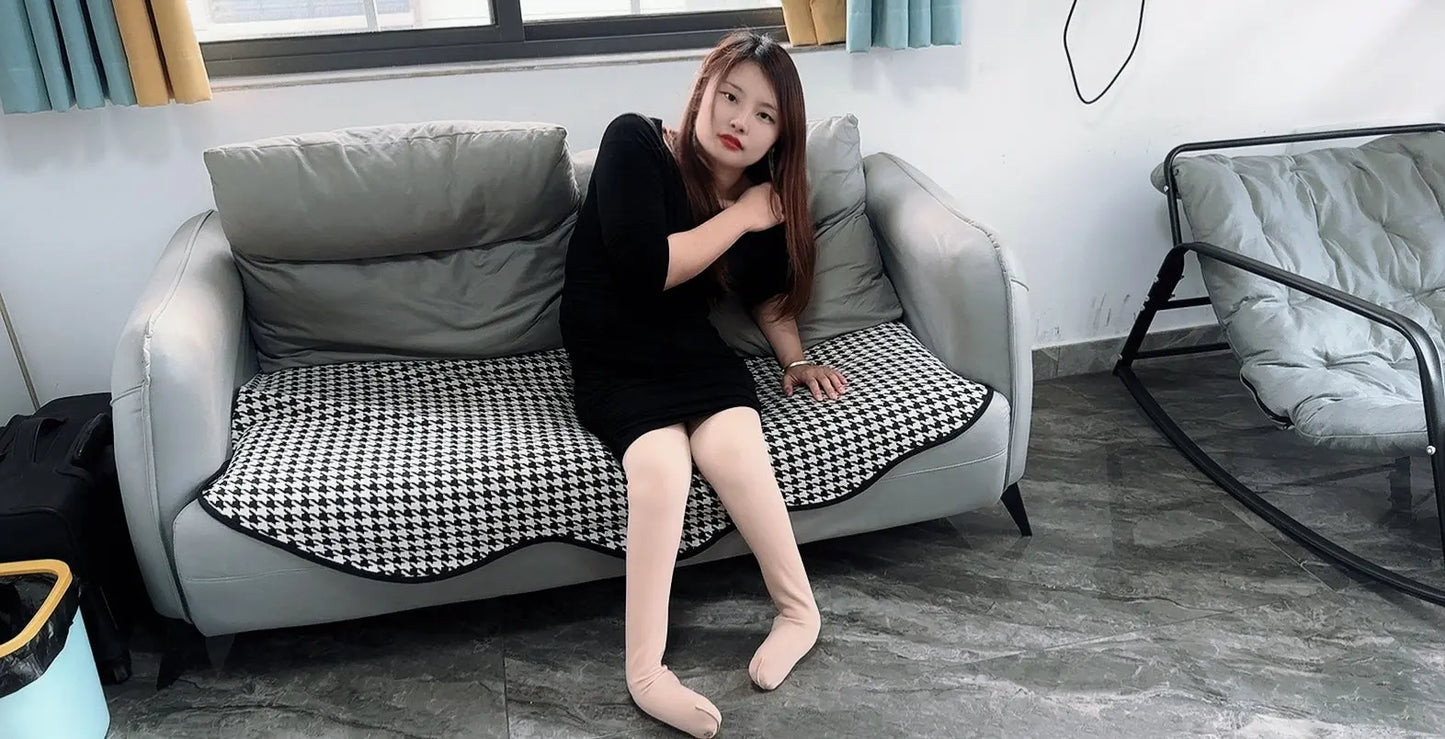 Shera: Paraplegic Girl - Crawling on windowsills and stairs AmputeeClub