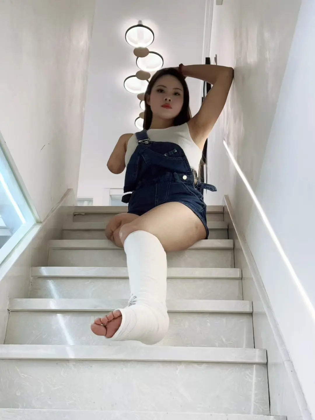 Abby: Ooe Amputee Girl - The Only Leg Cast AmputeeClub
