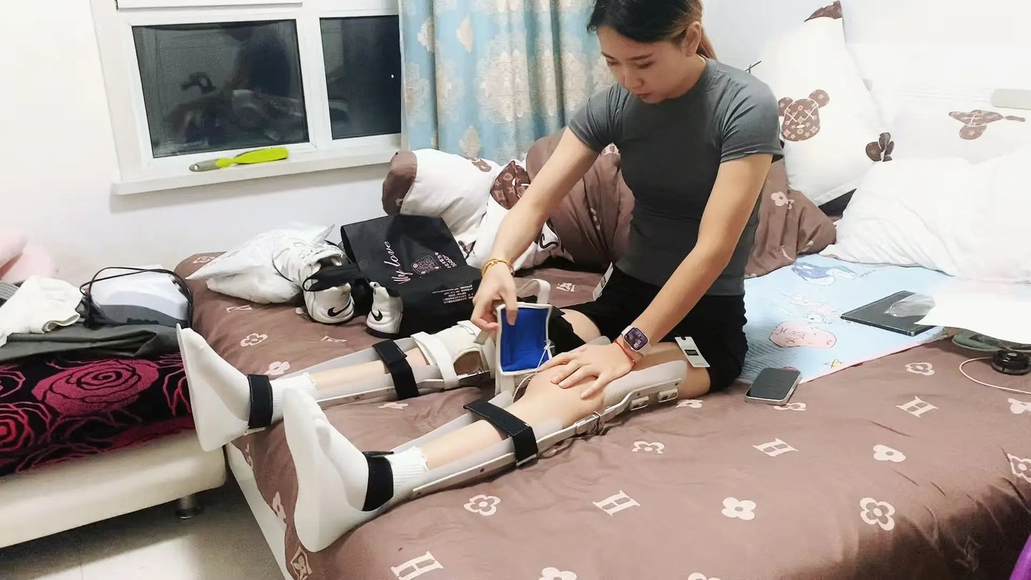 Zoe: Paraplegic Girl - Legbrace and Crawl AmputeeClub