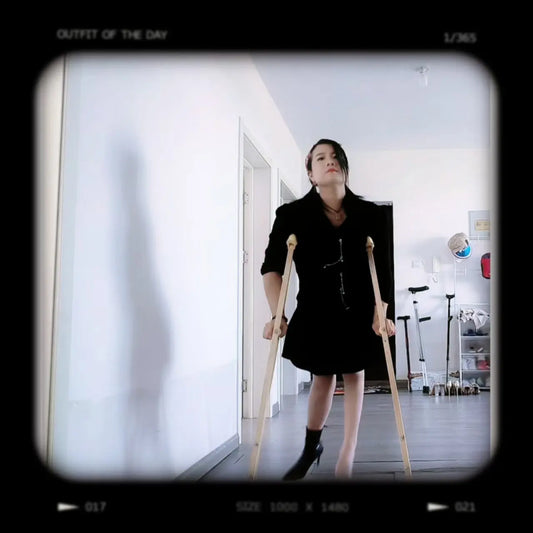 Carrie: Polio Lady - Long Stairs AmputeeClub