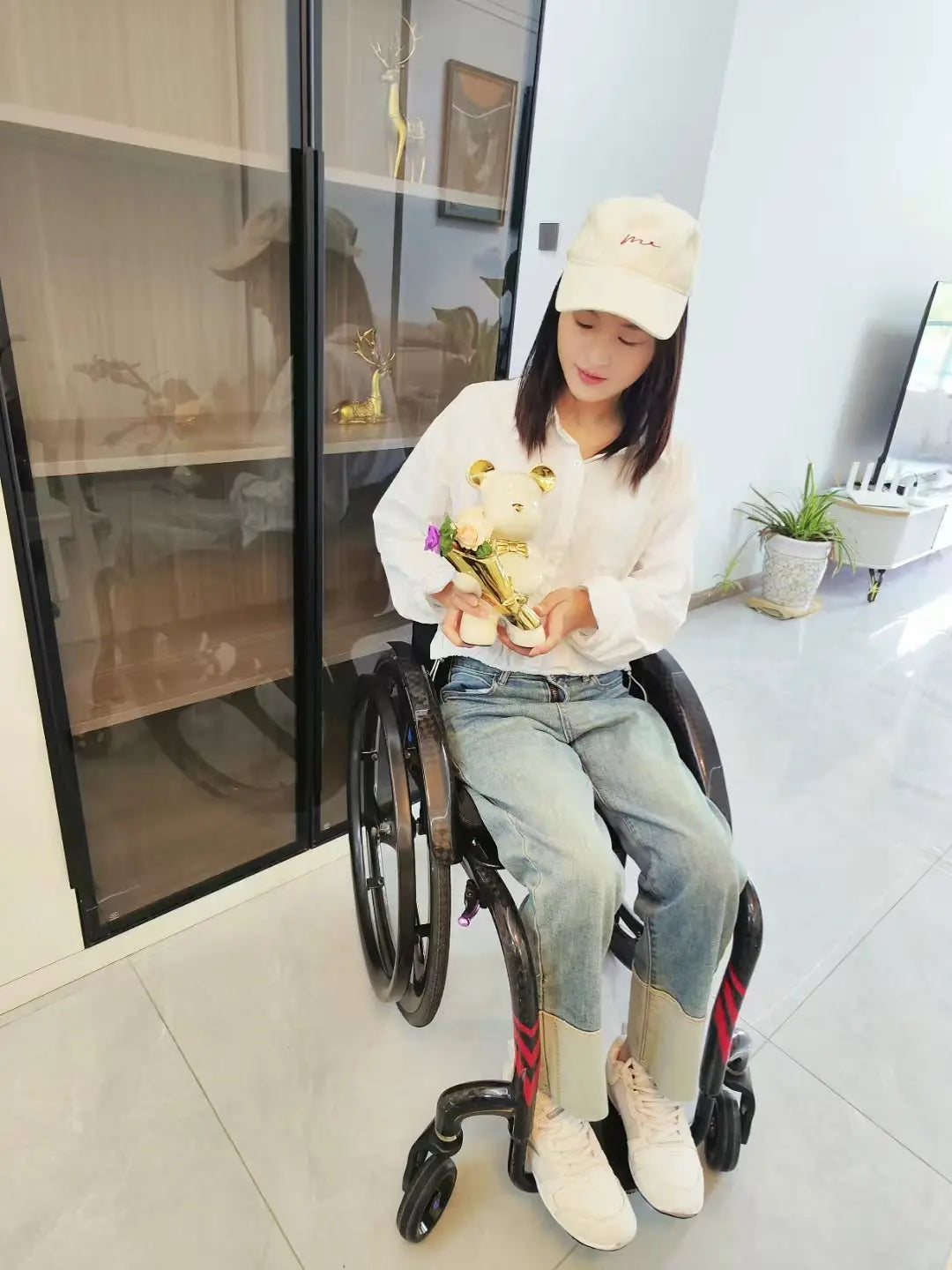 New model New video: "Lynne: Paraplegic Girl" AmputeeClub