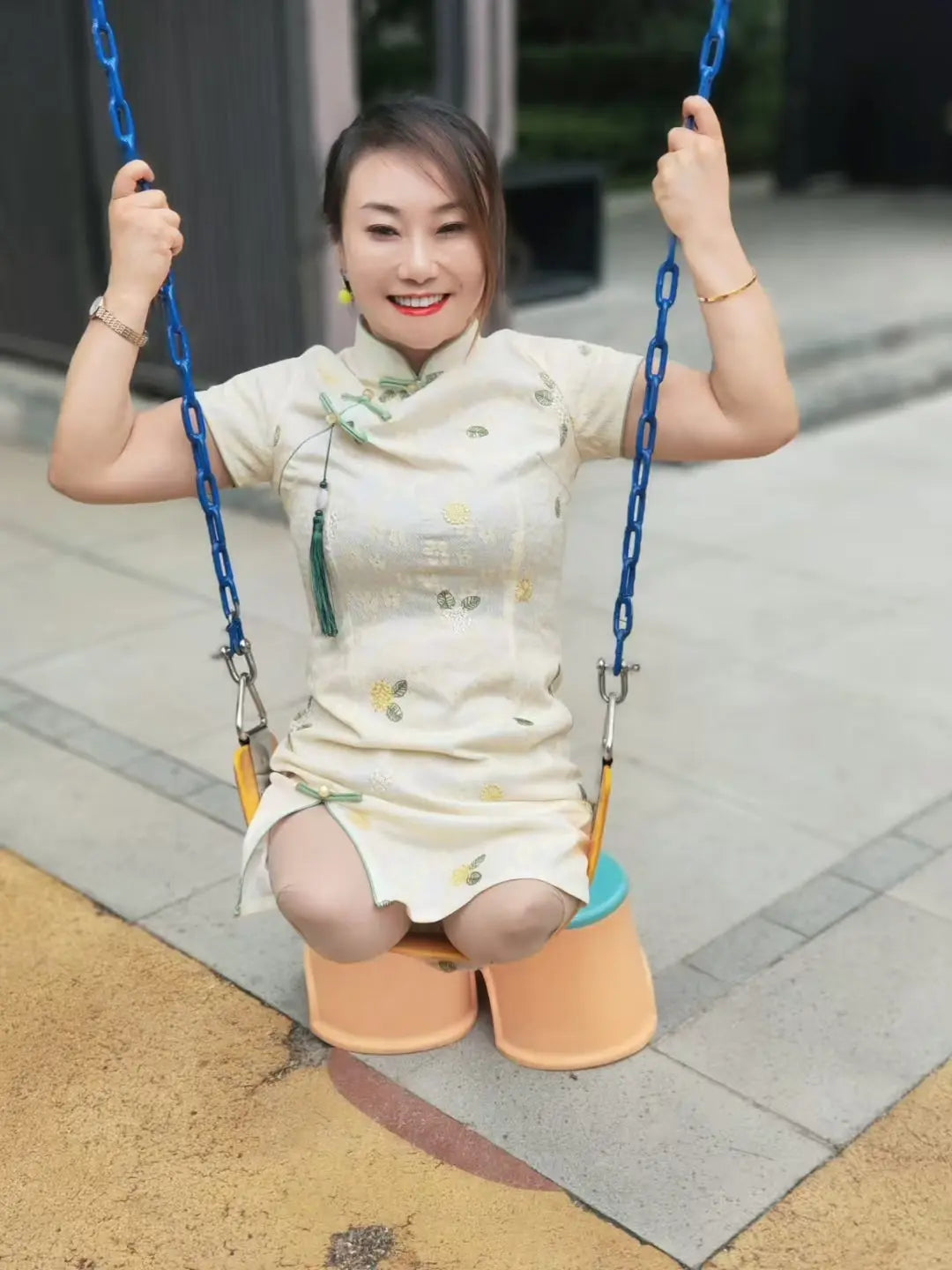 Lee: Dak Amputee Lady - Legless Cheongsam Lady AmputeeClub