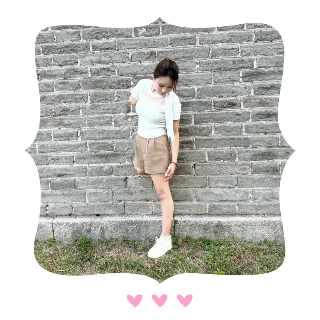 Abby: Ooe Amputee Girl - hopping under the city walls - AmputeeClub