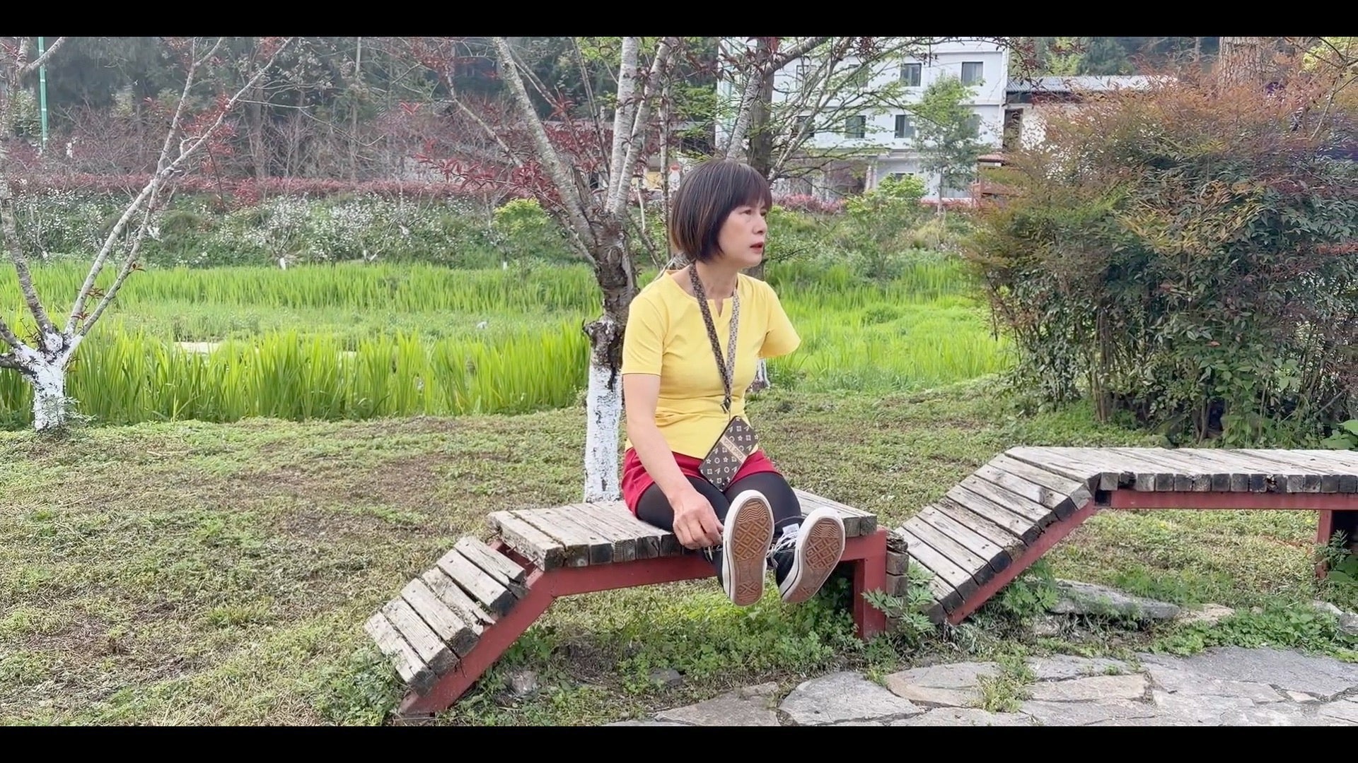 Juli: Triple Amputee Lady—An Outdoor Picnic for a Legless Girl