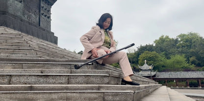 The SAK Lady Aurora – Strolling through the park on crutches