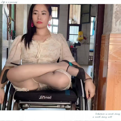 Susie: Polio Lady - New ways to play with a wheelchair in high heels - AmputeeClub