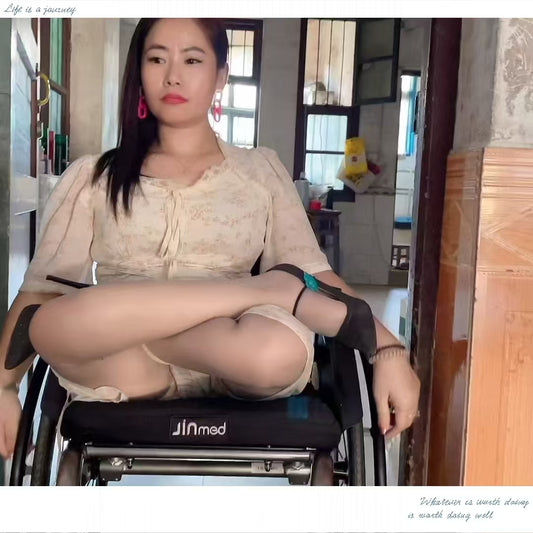 Susie: Polio Lady - New ways to play with a wheelchair in high heels - AmputeeClub