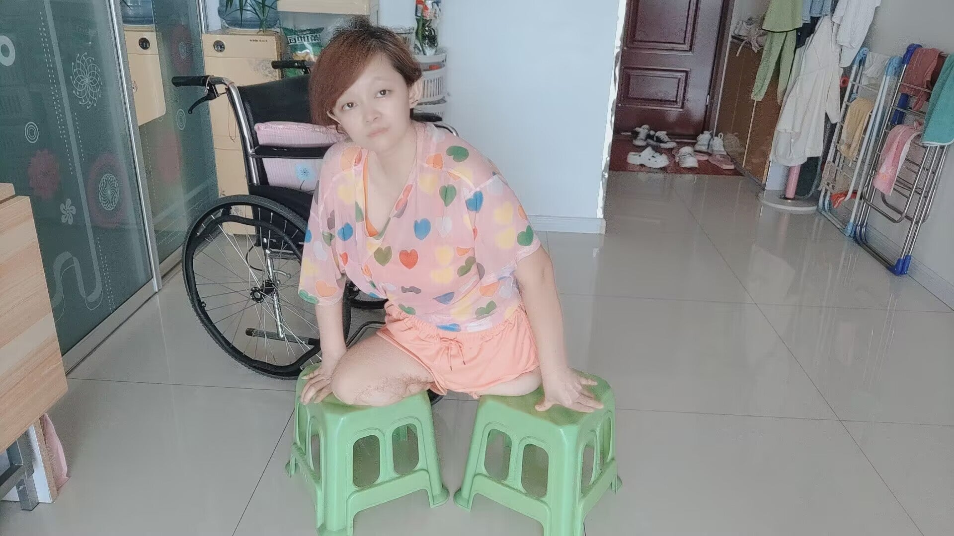 Sugar: Dak Amputee Girl - Get up early and exercise at home - AmputeeClub