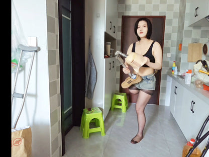 Lingo: Sak Amputee Girl - A new prosthetic experience AmputeeClub