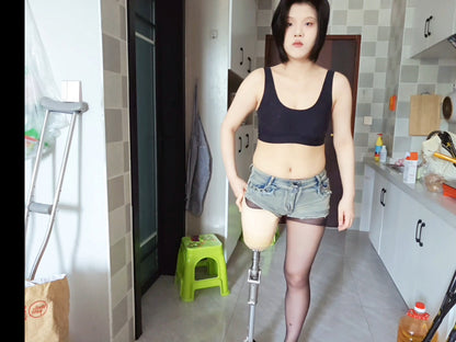 Lingo: Sak Amputee Girl - A new prosthetic experience AmputeeClub