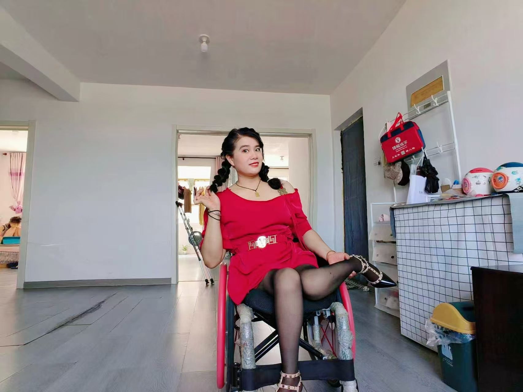 Carrie: Polio Lady - Cleaning Foot Experience in Black Stockings AmputeeClub