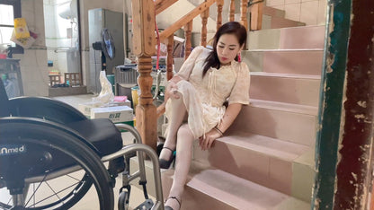 Susie: Polio Lady - New ways to play with a wheelchair in high heels - AmputeeClub