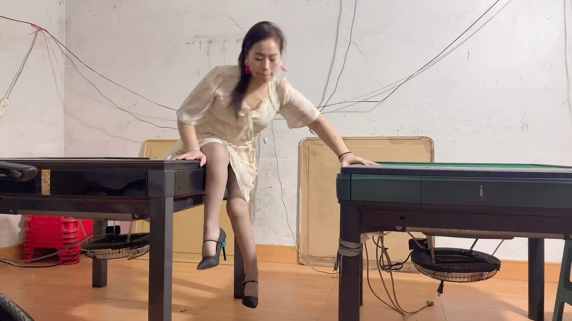Susie: Polio Lady - New ways to play with a wheelchair in high heels - AmputeeClub
