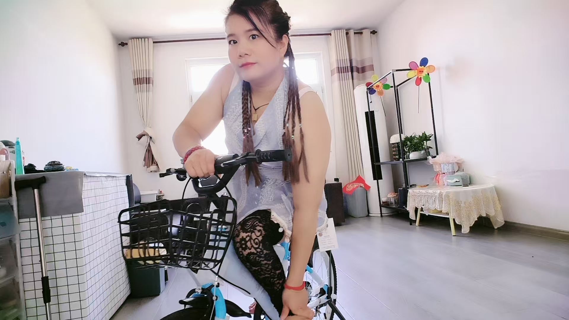 Carrie:Polio Lady-Try to ride a bike with weak legs - AmputeeClub