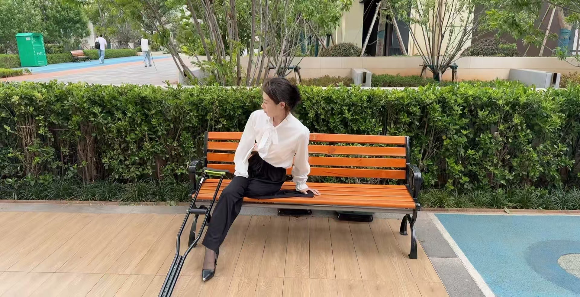 Ayla: Sak Amputee Girl - Exquisite workplace beauty OOE (pretend) - AmputeeClub