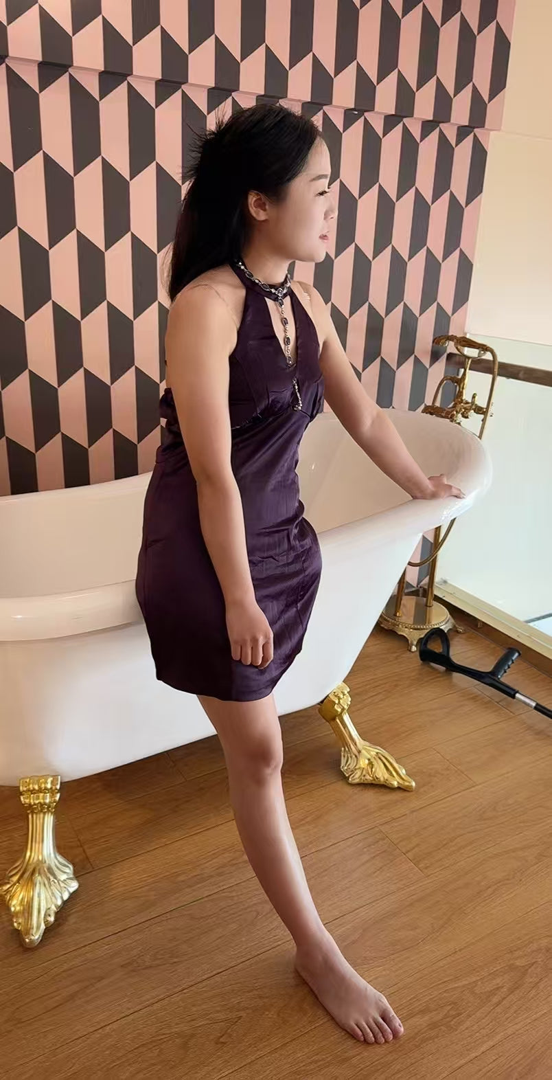 Naomi: Sak Amputee Girl - Purple skirt showing off her stump