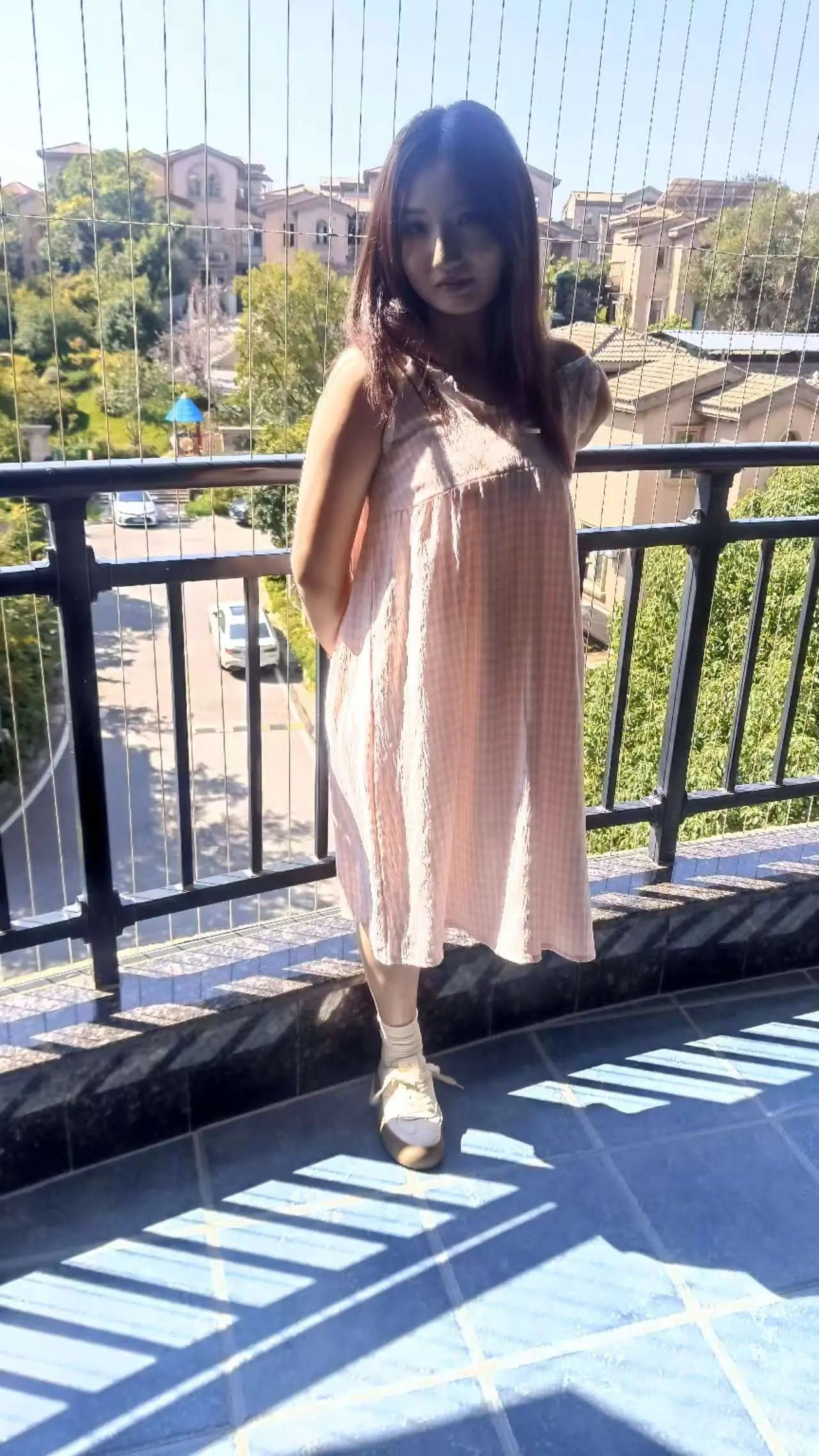 Beibei: Ooe Amputee Girl wearing prosthetic limbs