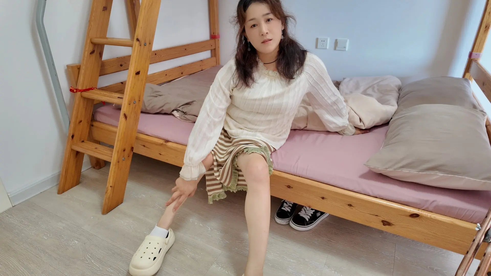 New model, new video: Rose The  Polio Girl
