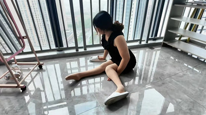 Shera: Paraplegic Girl - tries to wear high heels with weak feet