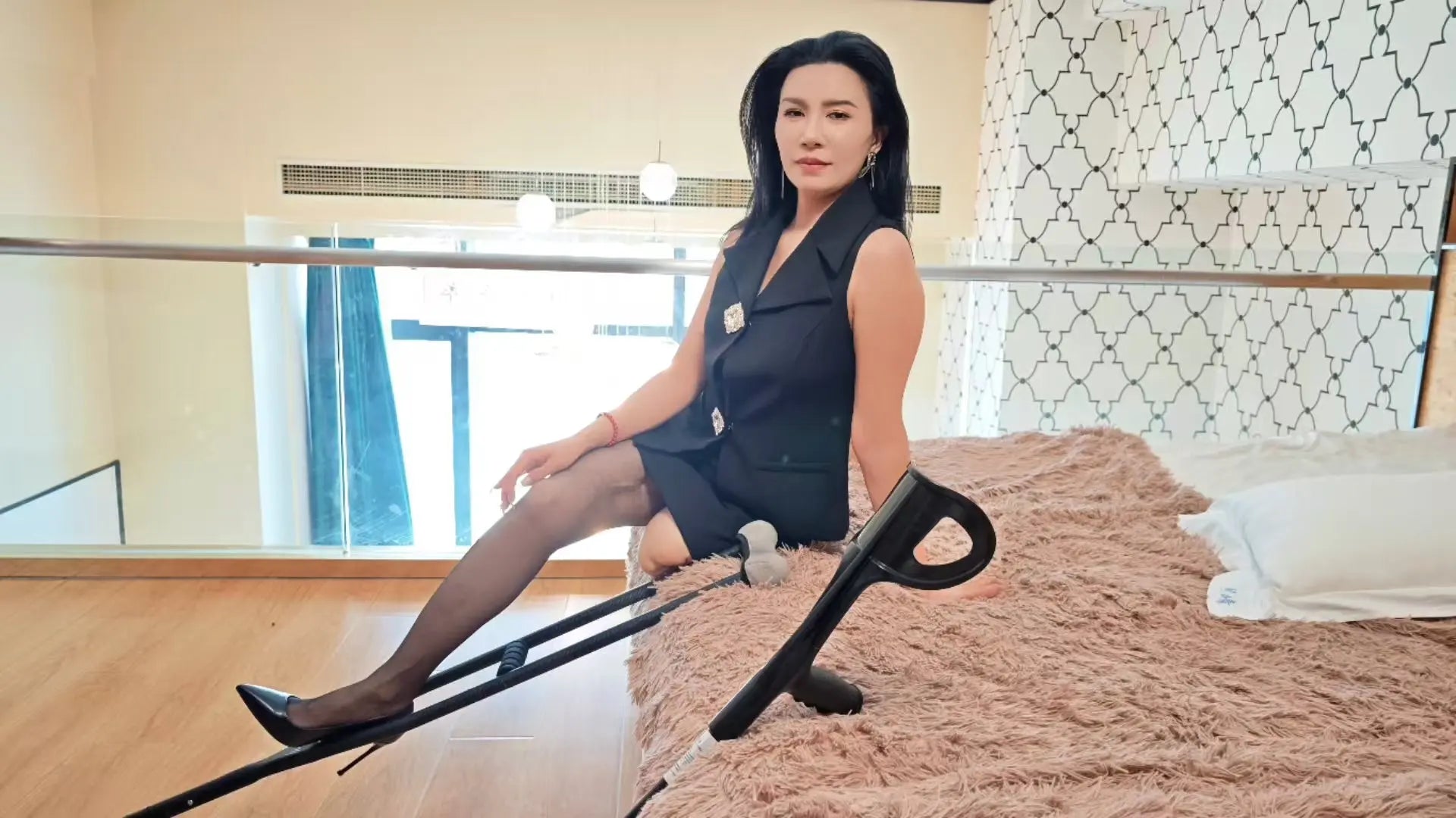 Rika: Sak Amputee girl Preparation before date AmputeeClub